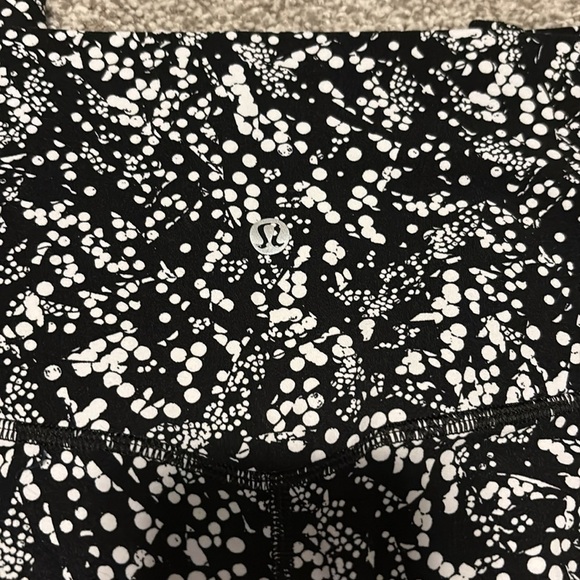 Lululemon Align Crop *21" in Chirasu Black - Picture 4 of 5